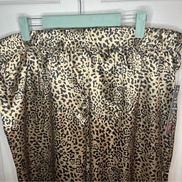 Oppa! Plus Straight Fit Animal Print Satin Pants Gold Leopard 1X NWT - Picture 5 of 9